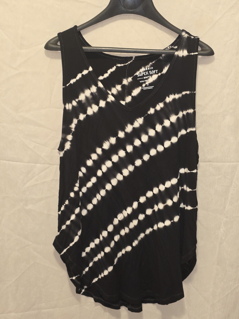 torrid Black & White Tie-Dye V-Neck Tank